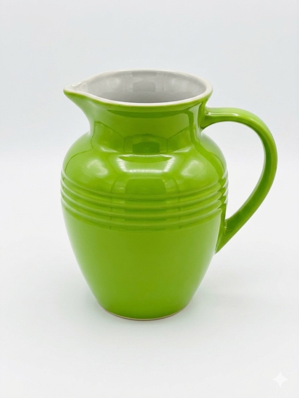 Le Creuset Stoneware Pitcher Palm Green 10-35 Ribbed 1.5 Quart Flower Vase Kiwi
